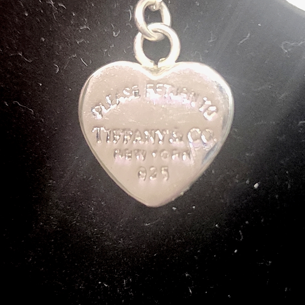 Rare Return To Tiffany & Co. Silver Dangle Heart Earrings - Picture 3 of 3